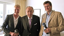 Der Politiker Hans-Dietrich Genscher (Mitte) mit Tobias Häusler (Radio NRW, li.) und Henning Hübert (WDR Bonn) © Henning Hübert 