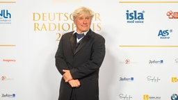 Schauspieler Jörg Schüttauf auf dem Roten Teppich beim Deutschen Radiopreis 2019. © Deutscher Radiopreis / Benjamin Hüllenkremer Foto: Benjamin Hüllenkremer