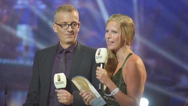 Carsten Schmiester und Petra Sander aus dem NDR 2 Aktuell-Team © NDR Foto: fotografirma