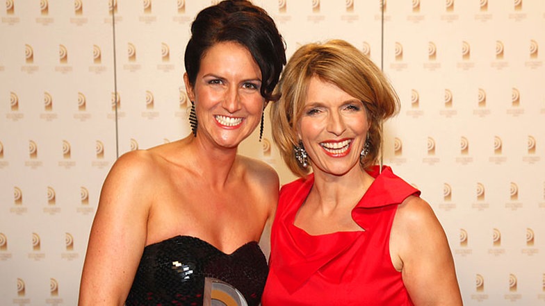 Christina Weiss (Radio 7), Siegerin in der Kategorie "Bestes Interview", mit Laudatorin Susanne Holst. © AR/NDR Foto: AR