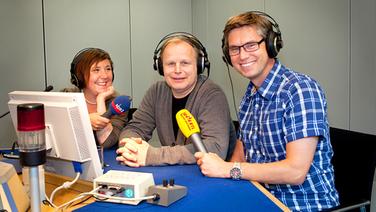 Interview für den Deutschen Radiopreis 2011 (v.li.): Kristina Bischoff (NDR 2), Herbert Grönemeyer, Holger Lachmann (104.6 RTL) © NDR/Anne Schönharting 