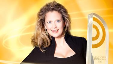 Moderatorin Barbara Schöneberger wird auch 2012 durch die Gala zum Deutschen Radiopreis führen © NDR Foto: Paul Schimweg