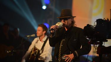 Udo Lindenberg (mit Clueso, li.) live beim Deutschen Radiopreis 2012. © Marco Maas 