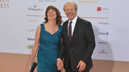 Tom Buhrow mit Ehefrau Sabine Stamer auf dem Roten Teppich © NDR Foto: fotografirma