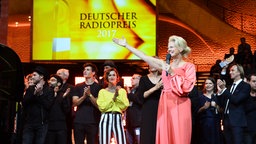 Barbara Schöneberger beim Deutschen Radiopreis 2017. © Deutscher Radiopreis Foto: Benjamin Hüllenkremer