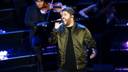 Musiker Adel Tawil bei der Eröffnung der Radiopreis-Gala in der Elbphilharmonie in Hamburg. © Deutscher Radiopreis Foto: Philipp Szyza