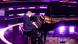 Benny Andersson spielt Klavier in der Elbphilharmonie © Deutscher Radiopreis Foto: Philipp Szyza