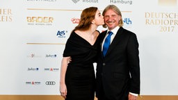 Model Nathalie Volk und Unternehmer Frank Otto © NDR Foto: Benjamin Hüllenkremer