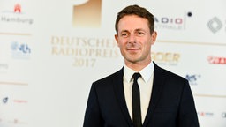 Moderator Alexander Bommes beim Deutschen Radiopreis in der Elbphilharmonie in Hamburg © NDR Foto: Benjamin Hüllenkremer