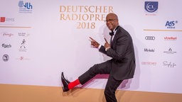 Moderator Yared Dibaba beim Deutschen Radiopreis. © Deutscher Radiopreis / Benjamin Hüllenkremer Foto: Benjamin Hüllencremer