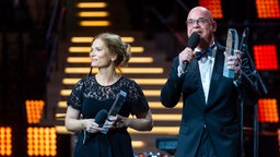 Carmen Schmalfeldt und Steffen Lukas bei ihrer Dankesrede beim Deutschen Radiopreis 2019. © Deutscher Radiopreis / Benjamin Hüllenkremer Foto: Benjamin Hüllenkremer