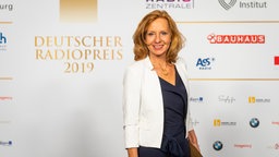 Patricia Schlesinger, Intendantin des RBB, auf dem Roten Teppich beim Deutschen Radiopreis 2019. © Deutscher Radiopreis / Benjamin Hüllenkremer Foto: Benjamin Hüllenkremer