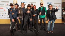 Sänger Udo Lindenberg mit seiner Band auf dem Roten Teppich beim Deutschen Radiopreis 2019. © Deutscher Radiopreis / Benjamin Hüllenkremer Foto: Benjamin Hüllenkremer