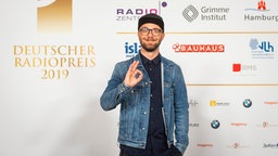 Sänger Mark Forster auf dem Roten Teppich beim Deutschen Radiopreis 2019. © Deutscher Radiopreis / Benjamin Hüllenkremer Foto: Benjamin Hüllenkremer