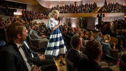 Barbara Schöneberger moderiert den Deutschen Radiopreis in der Elbphilharmonie 2019. © Deutscher Radiopreis / Benjamin Hüllenkremer Foto: Benjamin Hüllenkremer