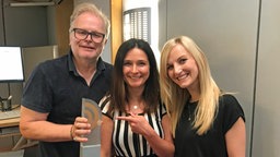 Herbert Grönemeyer mit Tina Knop vom rbb und Julia Wechler von RTL. © Deutscher Radiopreis / Kay-Christian Säger Foto: Kay-Christian Säger