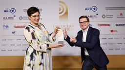 Gewinner in der Kategorie Bester Podcast: Ina Lebedjew und Christian Bollert von detektor.fm © Deutscher Radiopreis / Morris Mac Matzen Foto: Morris Mac Matzen