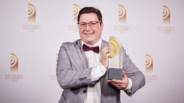 Gewinner in der Kategorie "Beste Comedy": Fabian Kapfer von bigFM © Deutscher Radiopreis / Morris Mac Matzen Foto: Morris Mac Matzen