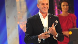Volker Haidt (radio SAW) erhält den Radiopreis als "Bester Moderator". © Sebastian Gerhard/NDR Foto: Sebastian Gerhard