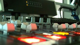 On-air-Mischpult im Radiostudio © Hendrik Schwartz - Fotolia 