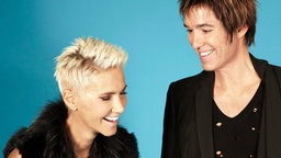 Marie Fredriksson und Per Gessle von Roxette lachen. © Caroline Roosmark 