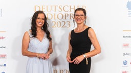 Grit Leithäuser, Geschäftsführerin der Radiozentrale, und Katja Marx, Programmdirektorin NDR sowie Vorsitzende des Radiopreis-Beirats. © Deutscher Radiopreis / Benjamin Hüllenkremer Foto: Benjamin Hüllenkremer