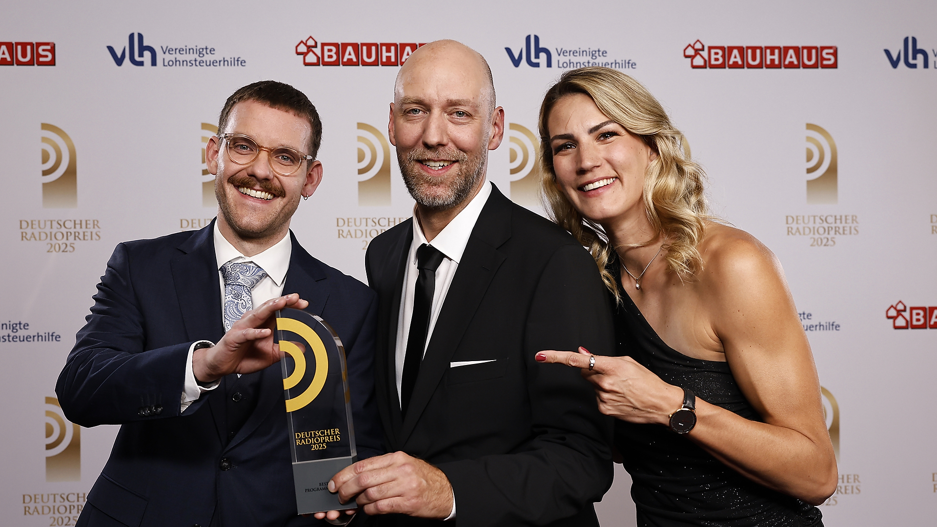 Jannik Stein, Thorsten Christes und Laudatorin Sonja Greinacher