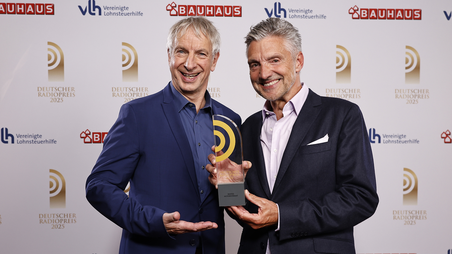 Laudator Ingolf Lück mit Heiner Knapp