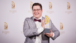 Gewinner in der Kategorie "Beste Comedy": Fabian Kapfer von bigFM © Deutscher Radiopreis / Morris Mac Matzen Foto: Morris Mac Matzen
